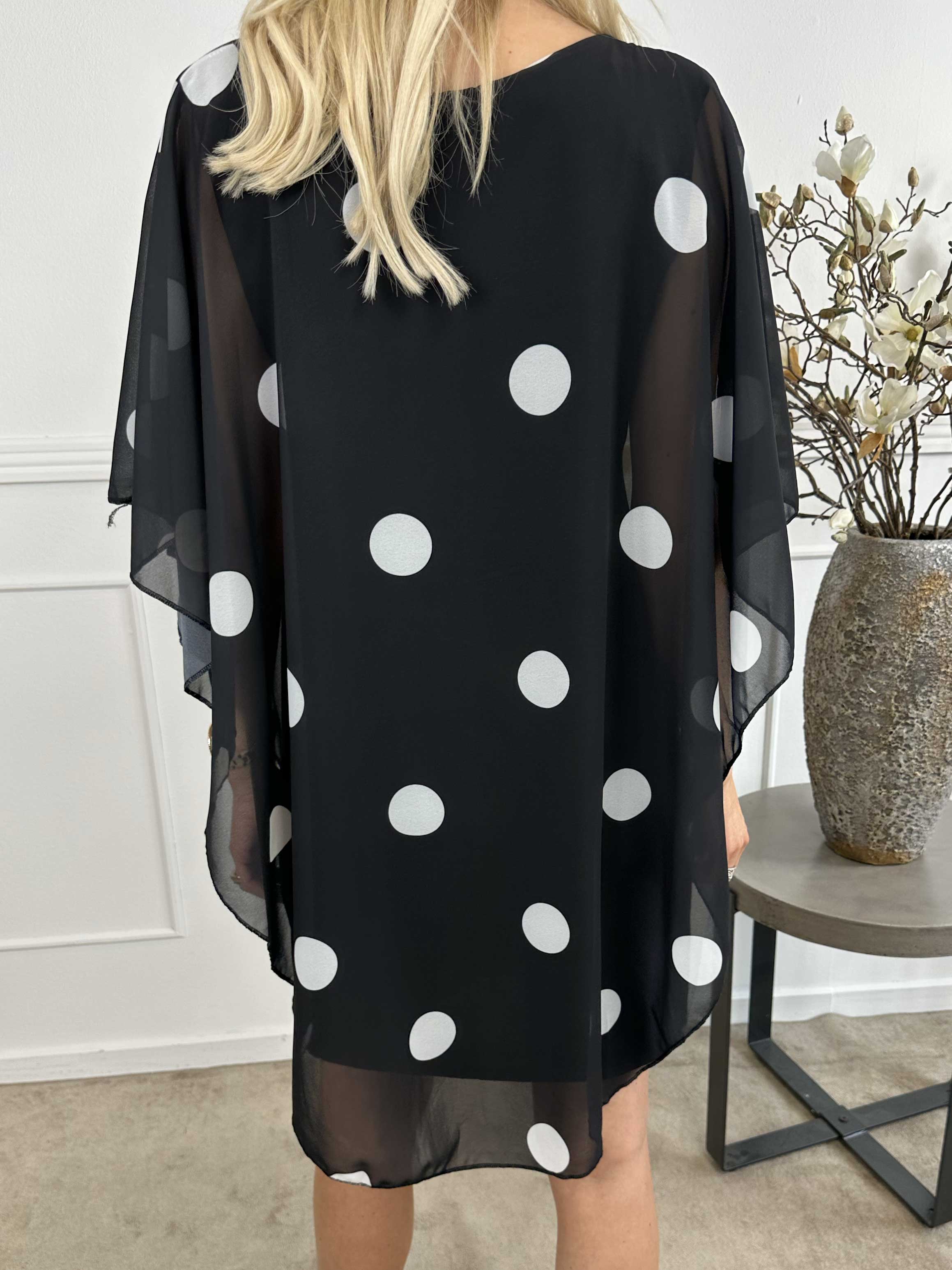 Kenya Dot - Tunikaklänning med prickigt chiffonglager